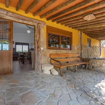 Casaleja, Entre árboles Y Agua