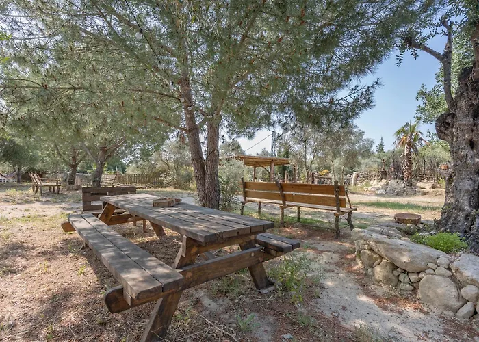 Casaleja, Entre Arboles Y Agua חרז